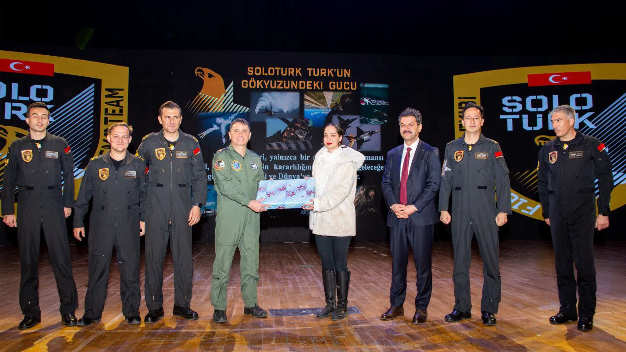 SOLOTÜRK, İKAF’25’te öğrenci ve mezunlarla buluştu